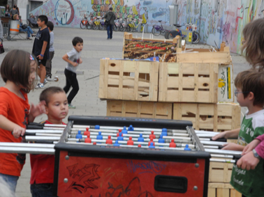 tischfussball spielen